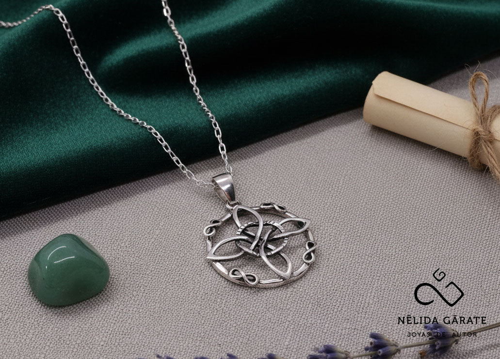 Collar Nudo de Bruja | Alambrismo en Plata 950