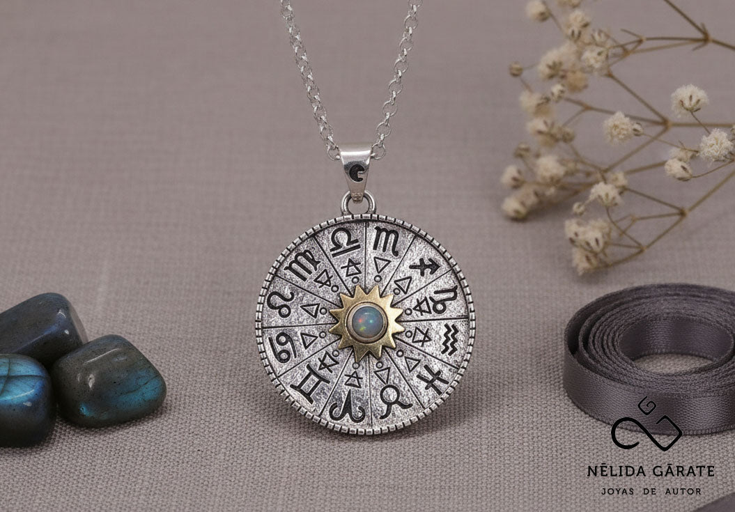 Collar Calendario Zodiacal | Plata 950 y Oro 18K